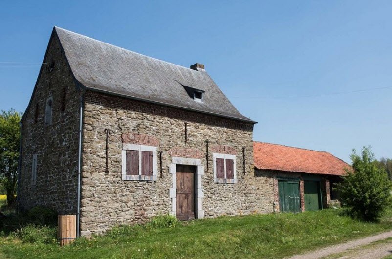 L'ancienne forge du château-ferme de Pitet, Braives, Belgium